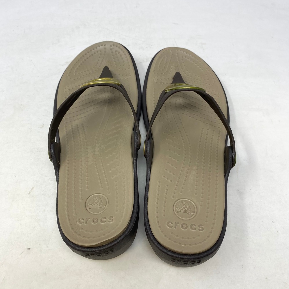 Crocs Sanrah Circle Wedge Sandals Womens 7 Espresso Khaki Thong Flip Flops 14153 - Picture 2 of 7